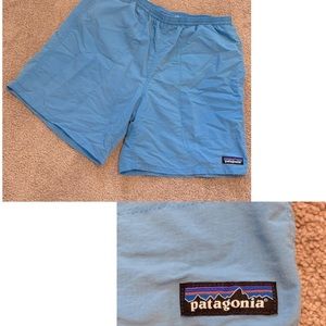 Patagonia men’s baggies (Medium)